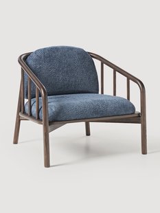 Loungefauteuil Balin van essenhout met teddy-bekleding