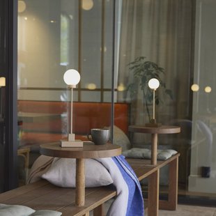 Northern LED tafellamp Snowball, grijsbeige, 2.700 K