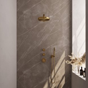 Brauer Stripe thermostatische inbouw regendouche SET 01 met 25 cm douchekop en rechte muurarm en staaf handdouche en doucheslang en wandaansluitbocht goud geborsteld PVD