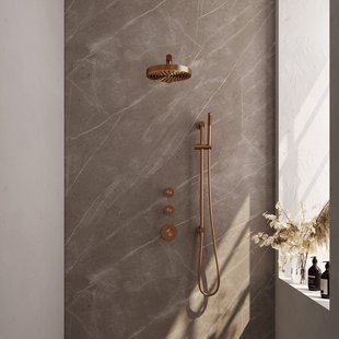 Brauer Stripe thermostatische inbouw regendouche SET 07 met 25 cm douchekop en rechte muurarm en staaf handdouche en doucheslang en geintegreerde glijstang koper geborsteld PVD