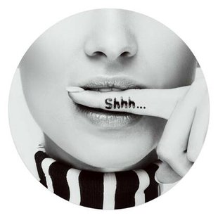 Reinders - Shhh.. - Glasschilderij Ø 70 cm - Zwart-Wit