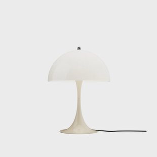 Panthella 320 tafellamp beige Ø 32 cm E14 Louis Poulsen - Woonkamer - Modern - Kunststof - Met lampenkap