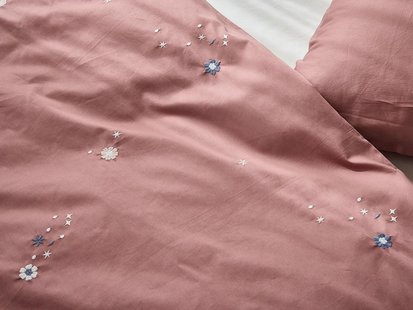 Yumeko Kinderdekbedovertrek katoen satijn blush rose starry flower 100% biologisch en fairtrade katoen, satijn geweven