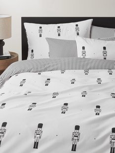 Dubbelzijdig flanellen dekbedovertrek Noan met notenkrakermotief