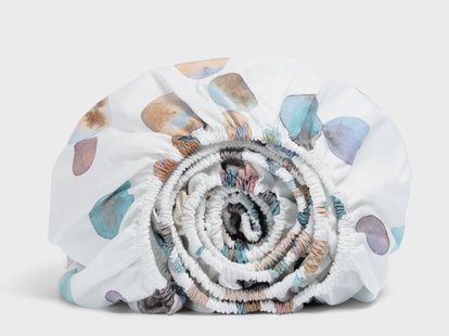 Yumeko Kinderhoeslaken katoen satijn watercolor dots multicolor 100% biologisch katoen, satijn geweven