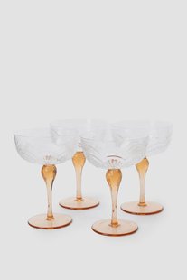 Lichtoranje champagneglazen