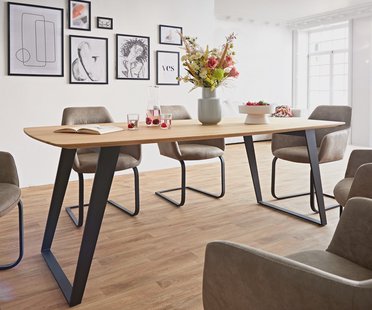 DELIFE Eettafel Edge Boot 200x100x2,5-3 eiken natuur metaal schuin zwart  Schweizer Kante