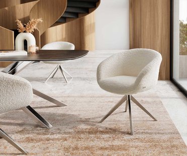 DELIFE Draaistoel Vinka-Flex met armleuning bouclé wit kruisframe breed roestvrij staal 360° draaibaar pocketveer kern