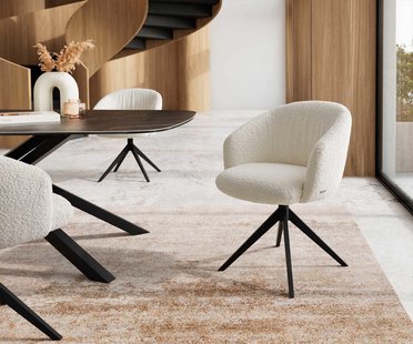 DELIFE Draaistoel Caja-Flex met armleuning bouclé wit kruisframe breed zwart 360° draaibaar pocketveer kern