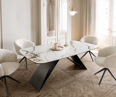 DELIFE Eetkamertafel Edge Boot 200x100 keramiek Calacatta Luxe wit-goud-grijs V-frame vlak staal zwart