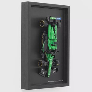 Brickframe - 77245 - Aston Martin Aramco F1® AMR24 racewagen - LEGO Speed Champions