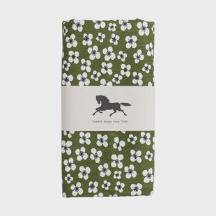 Almedahls Belle Amie tafellaken Donkergroen, 145x220 cm