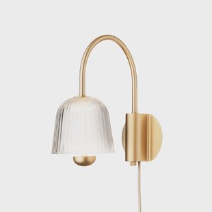 Asteea wandlamp 16 cm breed messing/helder Nuura Aps - Woonkamer - Scandinavisch - Metaal - 1 lamp