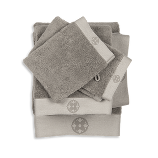 Kayori Yu - Washandje - 16x21 - Zand