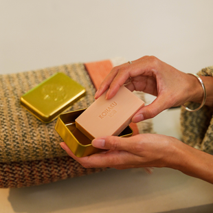 Kayori Bewaarblikje goud – hand / body – rechthoek