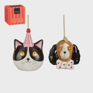 Mica Decorations kerstornament cadeau set - kat - hond (2 stuks)