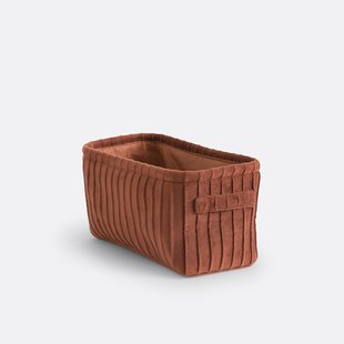 Mand in plissé fluweel, Velvetas