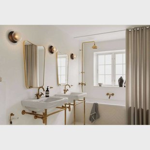 Nuura Aps Nuura wandlamp Liila 1 IP44 Ø 16 cm, zwart/helder