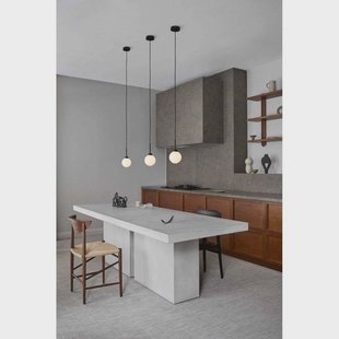 Nuura Aps Nuura hanglamp Apiales 1, Ø 12 cm, zwart/opaal