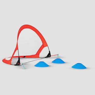 Voetbaldoelen. Met kegels