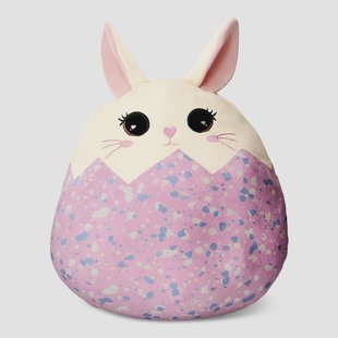 Pluche konijn verandert in een paasei