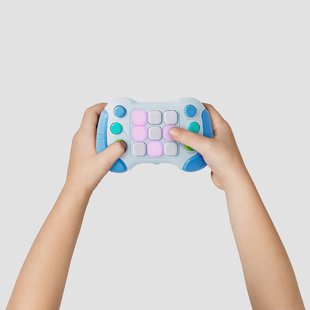 Gameconsole met vier games