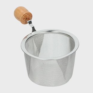 Theezeefje, roestvrij staal met houten knopje