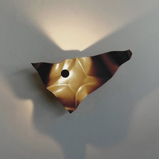 Knikerboker LED wandlamp Zona d'ombra, koffiebruin, 79 cm