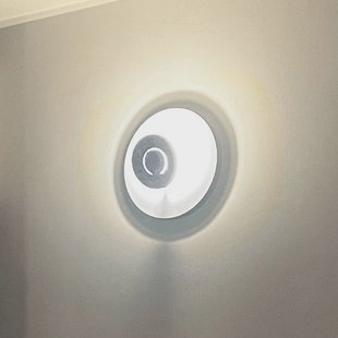 Knikerboker LED wandlamp DoppioZero, wit/grijs, Ø 30 cm