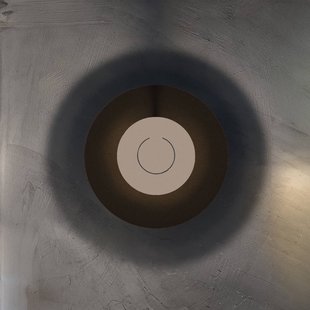 Knikerboker LED wandlamp DoppioZero, bruin/sahara, Ø 30 cm