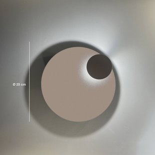 Knikerboker LED wandlamp Pois, sahara, Ø 25 cm, dimbaar