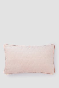 Lichtroze quilted kussen met hartjes