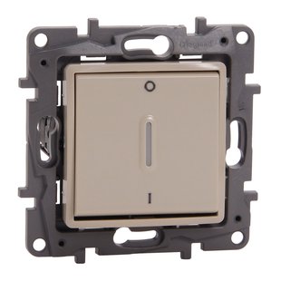 Legrand Niloé Tweepolige Schakelaar Legrand Niloé + Indicator Crème