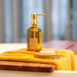 Kayori - Hair & Body Wash - Glas - 250ml - Shincha - Goud