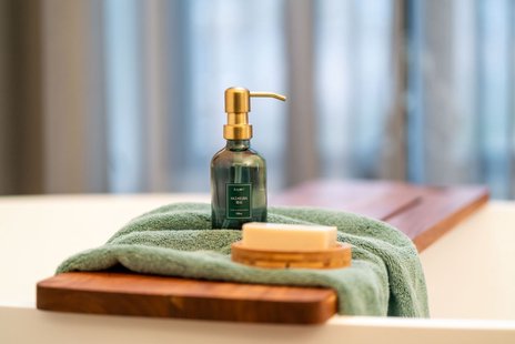 Kayori - Hair & Body Wash - Glas - 250ml -Shincha-Olijfgroen