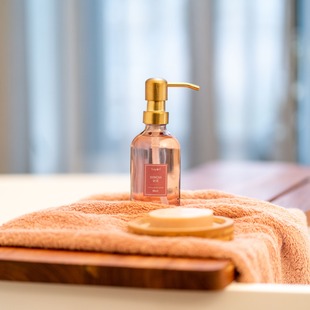 Kayori - Hair & Body Wash - Glas - 250ml - Hazakura - Blush