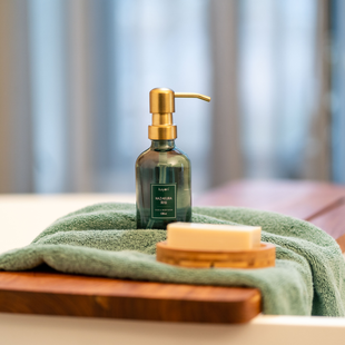 Sale - Kayori - Handwash - Glas - 250ml - Hazakura - Olijfgroen