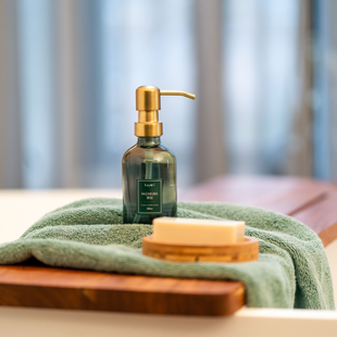 Kayori - Hair & Body Wash - Glas - 500ml - Yuzu - Olijfgroen