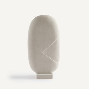 Sculptuur op zandstenen sokkel, Vaela