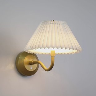 Searchlight LED wandlamp op batterijen DANISH, uitsteeklengte 25 cm, goudkleurig metaal