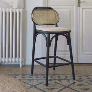 Kave Home Barkruk 'Doriane' Iepenhout en Rotan, kleur Zwart (zithoogte 65cm)