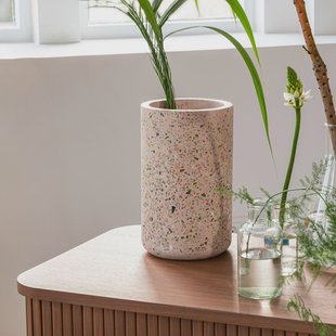 Zuiver Vaas 'Fajen' Terrazzo, 25cm hoog, kleur Roze