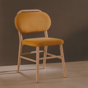 Kave Home Eetkamerstoel 'Helda' Chenille en eikenhout, kleur Mosterdgeel