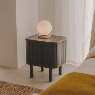 Kave Home Nachtkastje 'Mailen' Essenhout, 50 x 40cm, kleur Donkerbruin