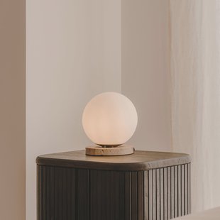 Kave Home Tafellamp 'Malachi' Travertin en glas