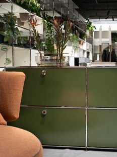 USM Haller Sideboard M -  2 kleppen en lades - USM 36 olivgrün