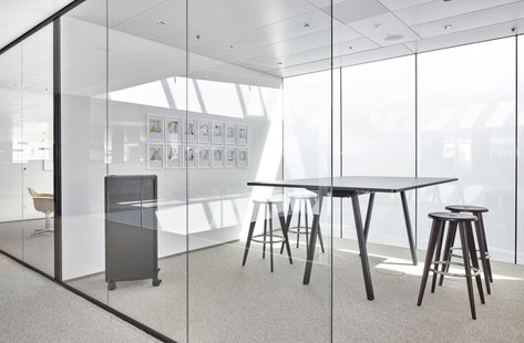 Vitra Tabouret Haut - Eiken donker