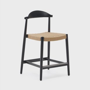 Kave Home Barkruk 'Nina' kleur Zwart/Naturel (zithoogte 62cm)