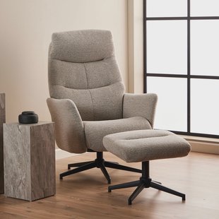 Bendt Relaxfauteuil 'Talisha' Met voetenbank, Bouclé, kleur Beige