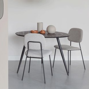 ZILT Organische Eettafel 'Yasmijn' Teakhout, 111 x 108cm